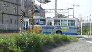 preview picture of video '茨城空港連絡バス・かしてつバス専用道を出るバス 石岡一高下停留所にて'