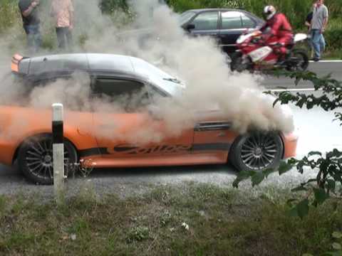 Brennendes Auto Zufahrt Nordschleife 1/3