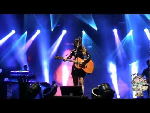 Paula Fernandes e Taylor Swift e ABC PAULETE kkk - Long Live Indiara-Go 12/08/2012