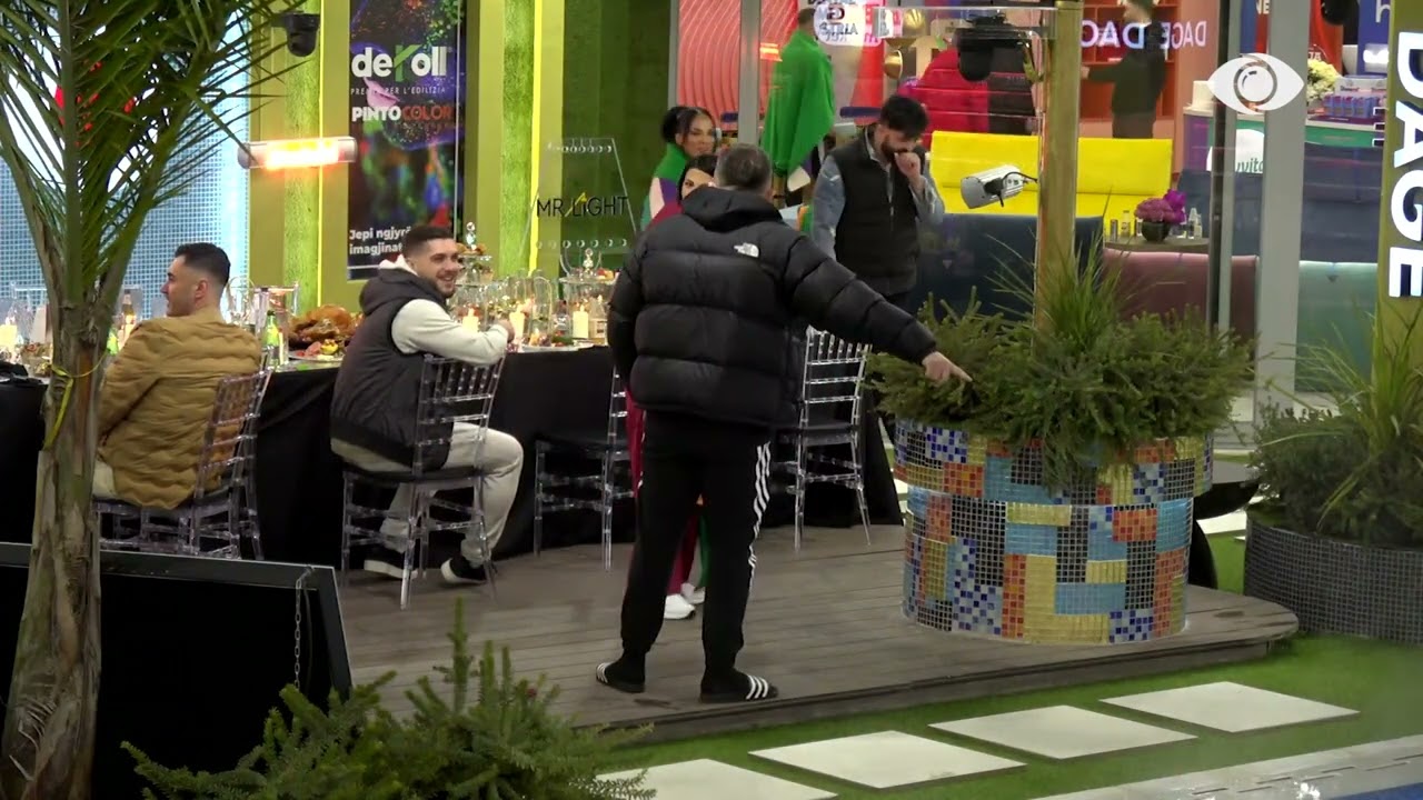 “E humbe bastin?”/ Momente komike mes Julit dhe Ledjonës: T’i marr të brendshmet dhe t’i hedh