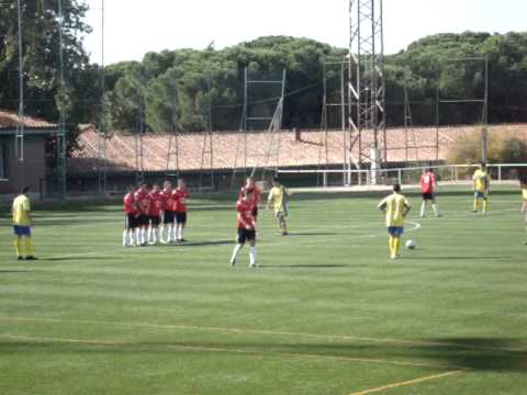 Adri estrella el balón en el larguero, ocasion La Paz Vallehermoso. Minuto 56