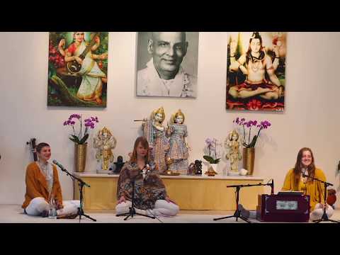 Kirtan singen mit Radha Prema - Live Yogastunde 19:00 Uhr 20.05.2020