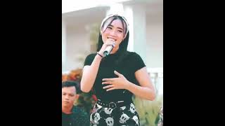 Download lagu aku bukan jodohnya yeniinka mp3