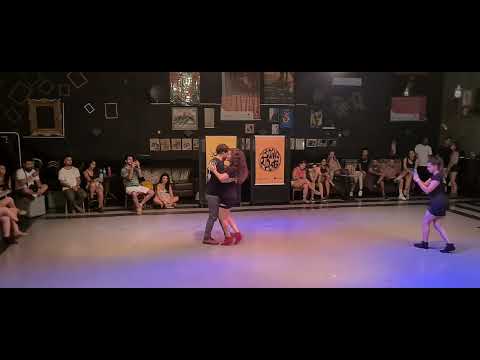 12/2023 - 1 ano de Baila Roots. apresentação dos Professores Alê Claro e Leo Diniz