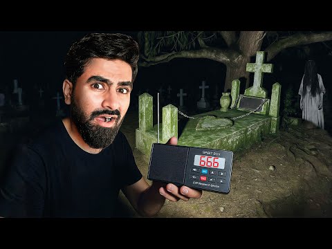 Testing Ghost Hunting Gadgets At Graveyard - 2:00AM | क्या हम भूत ढूंढ पाएंगे? 😱