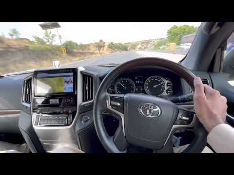 Toyota Land Cruiser ZX V8 | Cruising on Motorway M2