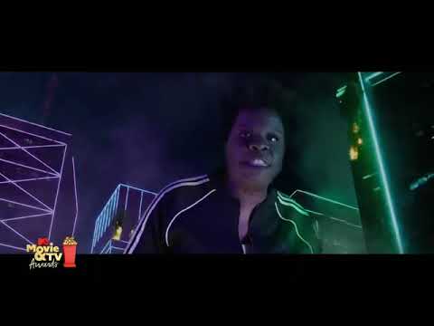Leslie Jones vs Godzilla and King Kong