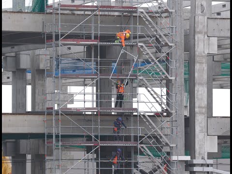 Tesla / Gigafactory4 / 16.11.2021 / 4K / Die Batterie Fabrik von Tesla, nur auf Augenhöhe gesehen.