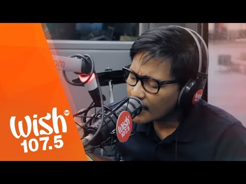 Ebe Dancel performs "Bawat Daan" LIVE on Wish 107.5 Bus
