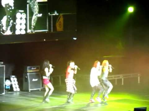 [FANCAM] f(x) - Chu ft Minho from SHINee [SM Town Live 2010 in LA Staples Center 100904]