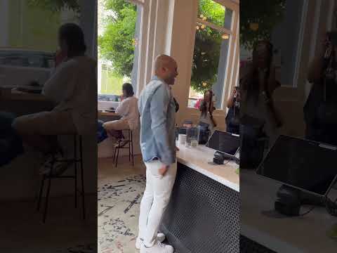 Kenny Lattimore SURPRISE FLASHMOB of new song "NEVER KNEW" at Hilltop Coffee + Kitchen  ????
