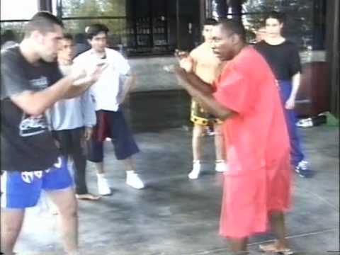 Muay Thai - Master Ronnie Green