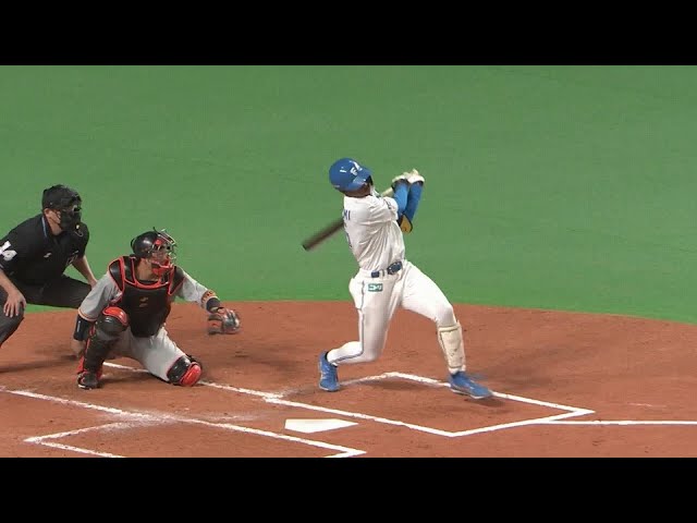 【1回裏】2球で1点!! ファイターズ・万波中正 レフトへの先制タイムリー2ベース!! 2022年3月6日 北海道日本ハムファイターズ 対 読売ジャイアンツ