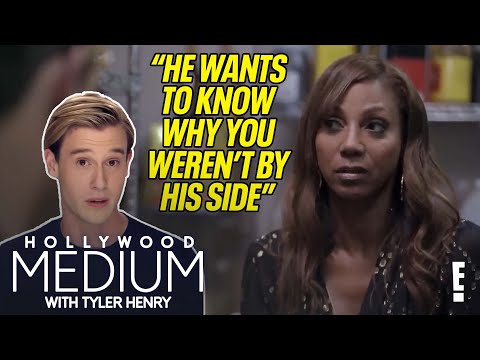 Tyler Henry Connects Holly Robinson Peete To Her Father & Uncle FULL READING | Hollywood Medium | E!