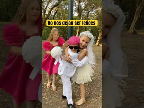 JUNIC Y MAIA en la boda con LA GUERITA 😫 #vecinitas #shorts #humor #junicelfamoso