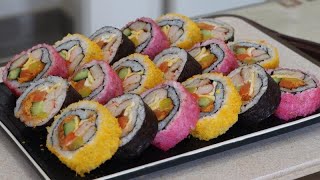 A good companion for family travel in summer: homemade colorful sushi rolls
