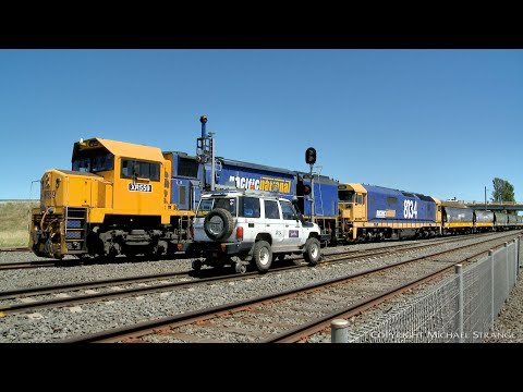7732V Grain Train Crosses Hi-Rail Vehicle (18/2/2021) - PoathTV Australian Railways