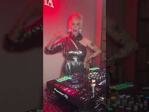 Promotional video thumbnail 11 for DJ Reggie Y2K
