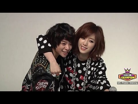 Show Champion BackStage - MC Poster Making, Amber & EunJung, 쇼챔 백스테이지