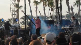 Future Islands live &quot;Cave&quot; @ Coachella Outdoor Stage April 16, 2017