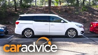 2015 Kia Carnival Mums vs Dads Challenge : Parking
