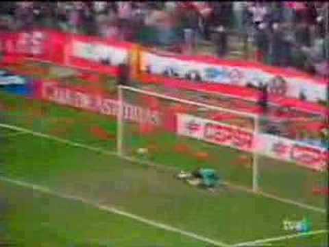 Ablanedo para un penalty al cabezon