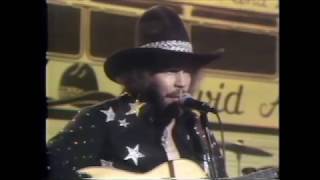 David Allan Coe -    Living On The Run -  Live 1975 (Improved Audio)