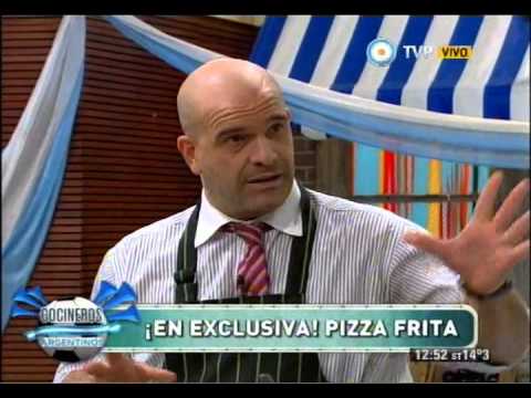 Pizza frita con Nacho Goano