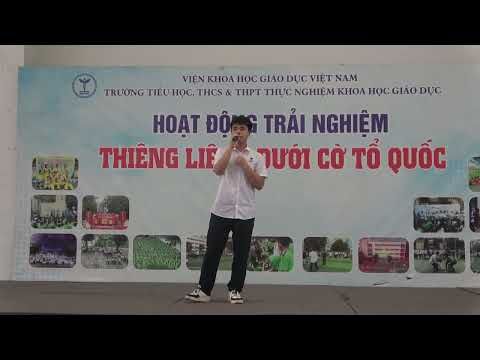  Lớp 12A1 (bạn Minh Đức) hát ca khúc "Mẹ tôi" trong Lễ chào cờ ngày 02/03/2026