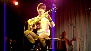 Download lagu (Extreme) More than Words - Sungha Jung (live @ NYC Canal Room) mp3