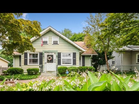 34 N Shore Rd, Denville Twp., NJ Presented by Toni Kaufmann.