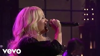 Carrie Underwood - Cowboy Casanova (Live on Letterman)