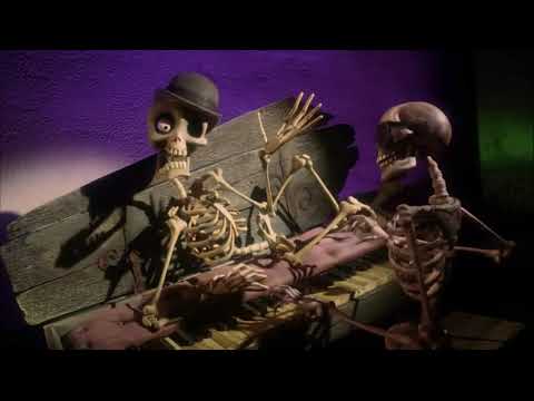 Spooky Scary Skeletons: Halloween Music Video