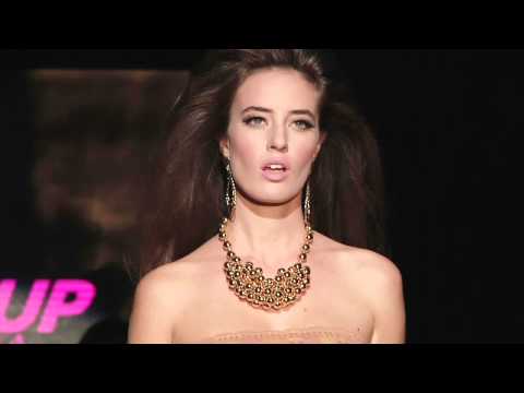 Pin-Up Stars Fashion Show