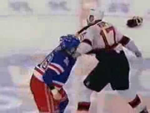 Colton Orr vs Mike Rupp, Round 1 Nov 3, 2007