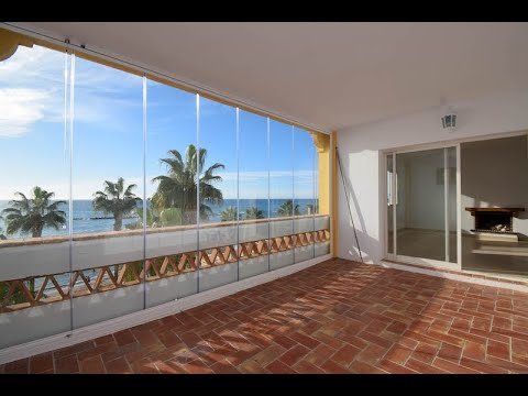 Apartment for sale in Benalmádena Costa first line beach