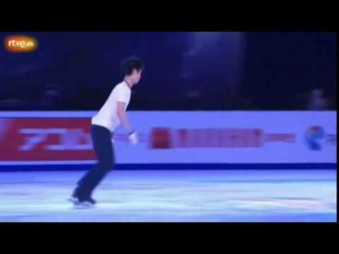 Yulia Lipnitskaya and other female skaters reaction to Yuzuru Hanyu during 2011 Rosteire EX Final
