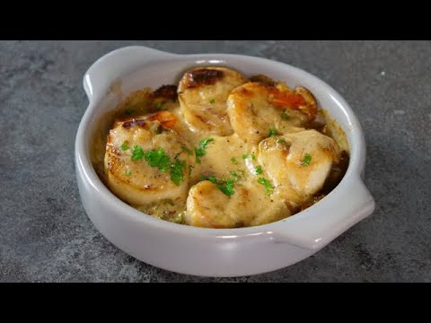Scallop casserole with shrimp and mushrooms