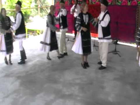 11 FESTIVALUL FOLCLORIC DE LA  URMENIS 11 IULIE 2010 - FORMATIA CUNUNA DE PE CAMPIE