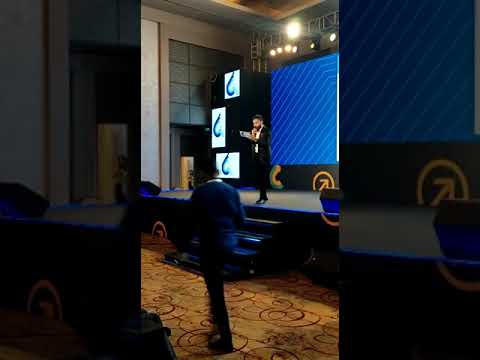 RJ Amar hosting Growth summit 23 & rocks it up with a rap on Bangalore!
