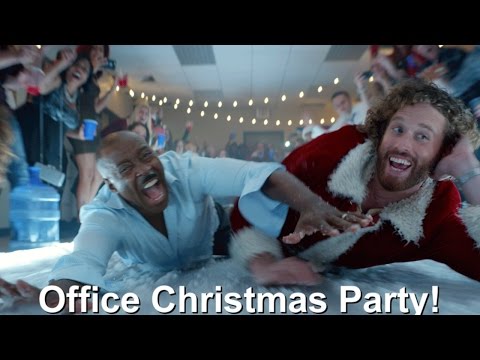 Office Christmas Party (Extended TV Spot 'Down with OCP')