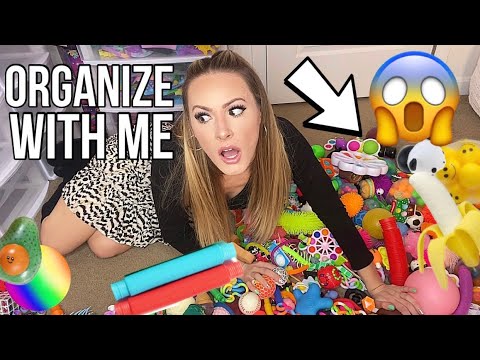 ORGANIZE MY FIDGET COLLECTION WITH ME! *ODDLY SATISFYING.*