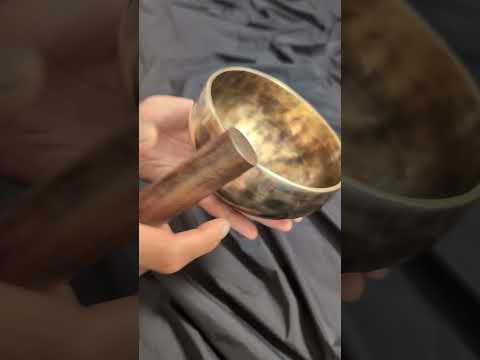 [A276] New Jambati singing bowl, ⌀14cm / 555g, 🔽 Біля Фа Дієз, 365 Гц (F#4 -25c), 🔼 Біля До, 1022 Гц (C6 -40c) — VAYU sounds
