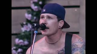 Download lagu Blink 182 - (Irvine Meadows Amphitheatre) Irvine, Ca 6.19.99 (Weenie Roast) mp3