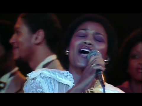 Edwin Hawkins Live feat. Love Center Choir - "Come To Me"