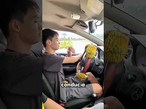 El papá llenó el volante de espinas!