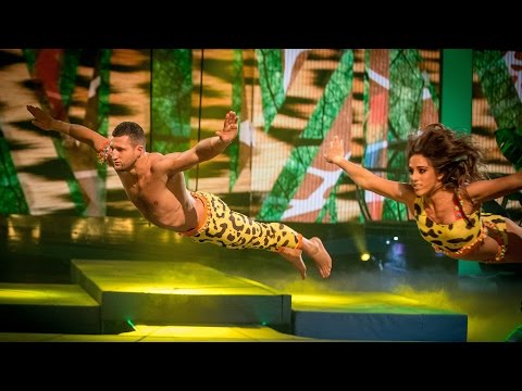 Carl Froch and Sita Bhuller's Trapeze performance to 'Timber' - Tumble: Grand Final - BBC
