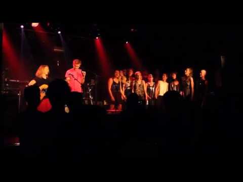 IM ERNST. | Öffi Walzer mit Wiener Blond