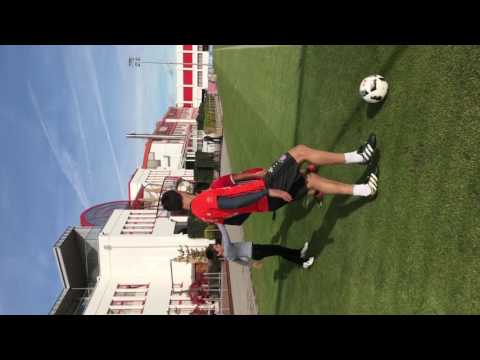 Fabian Duro showing Alonso and his son some freestyle tricks