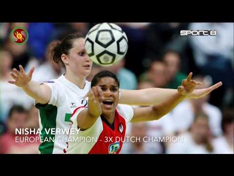 010318 De Surinaamse korfbal selectie in Sport 8